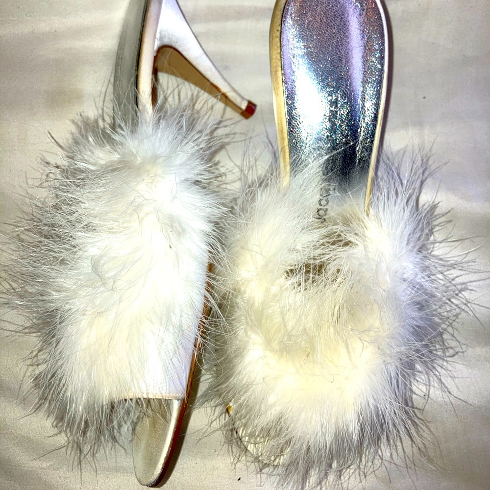 Fur white short heel 7 1/2